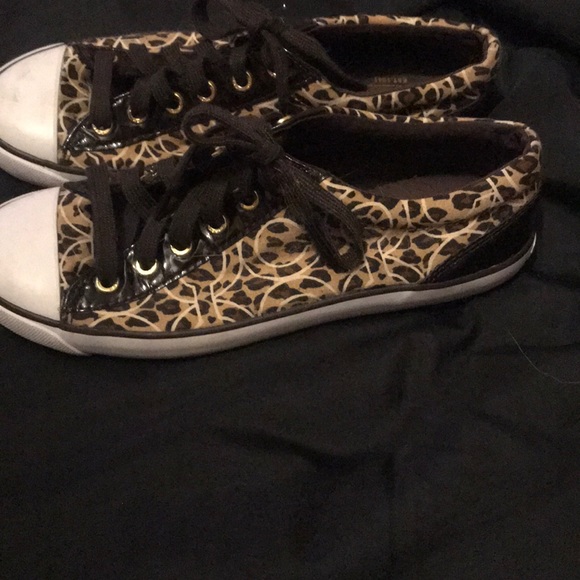 Shoes - Picture 4 of 4